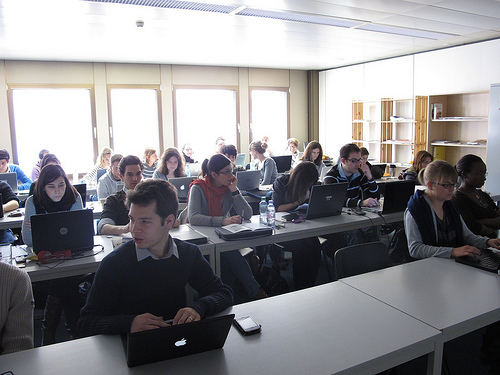 Enseigner face à Facebook